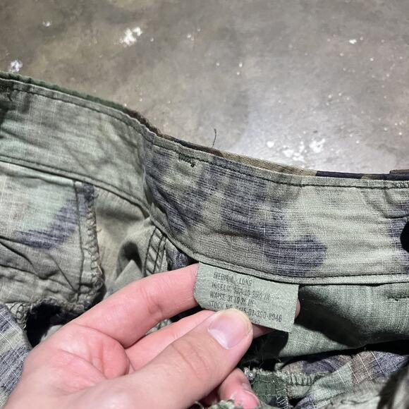 Vintage 80s US Army Camo Grunge Cargo Pants 32x32 - Picture 7 of 7
